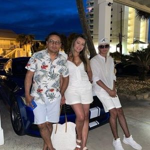 Meet your Posher, Monica